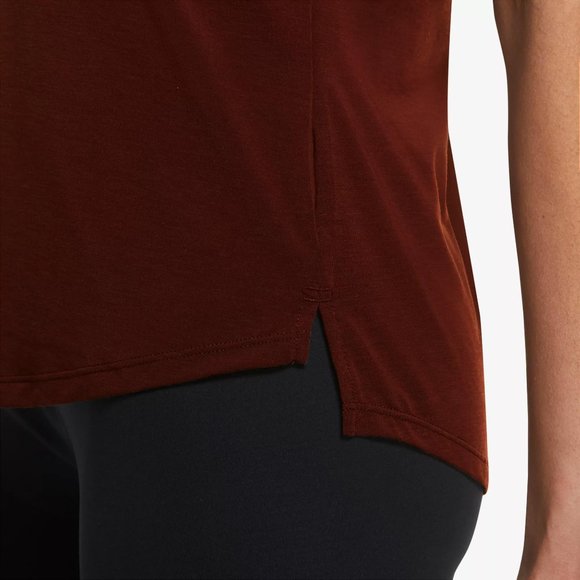 NWT Nike Women's One Luxe Short Sleeve T-Shirt - Picture 3 of 4